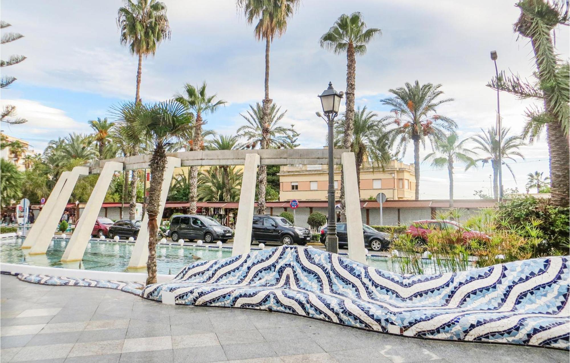 Amazing Apartment In Torrevieja With Wifi ภายนอก รูปภาพ